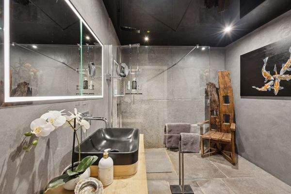 Duschbad im Erdgeschoss