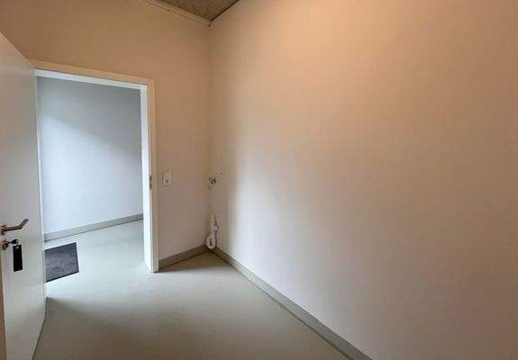 Kellerraum mit Waschmaschinenanschluss