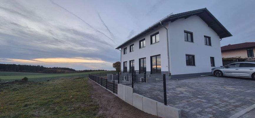 Ansicht_Osten_Terrassen werden noch montiert