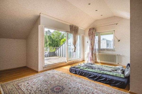 Wohn-/Schlafzimmer DG