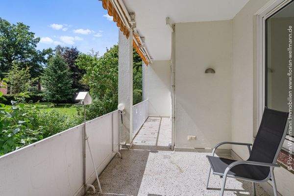 ... zum Balkon (11,26m²) ...