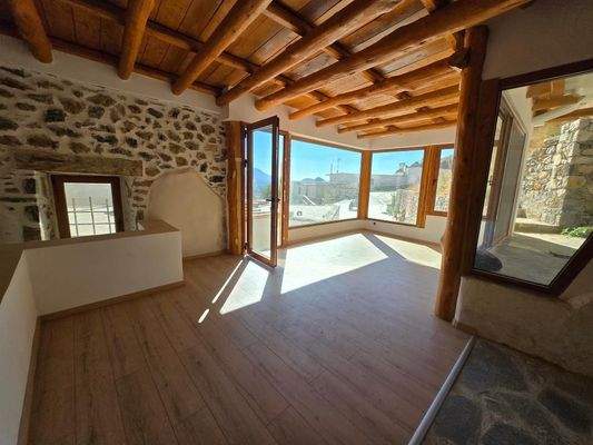 Kreta, Sellia: Komplex von renovierten Häusern mit der Möglichkeit des zusätzlichen Baus zum Verkauf