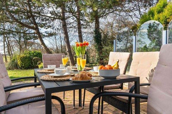 Terrasse mit Windschutz