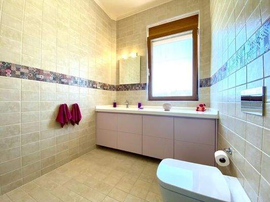 Luxusvilla zum Verkauf in Tsivaras mit Meerblick