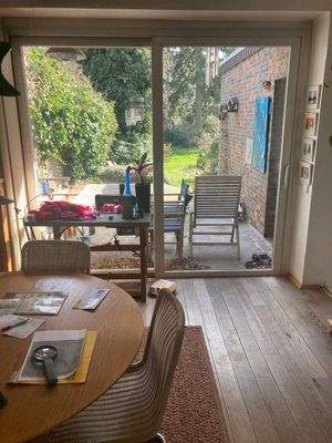 Wohnzimmer-Terrassenblick 