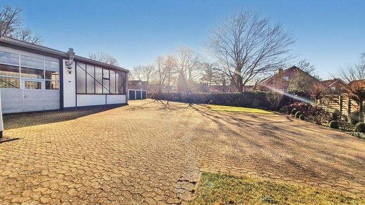 Gelände / Parkplätze