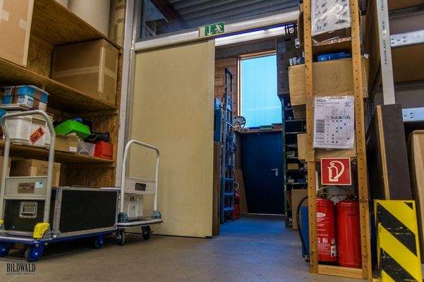 Lager in der Halle / Werkstatt