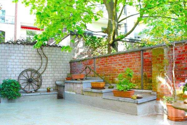 Hinterhof, Patio im EG