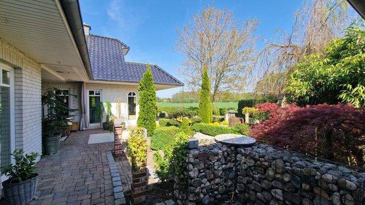 V1573 Ostseite mit unverbautem Blickfeld