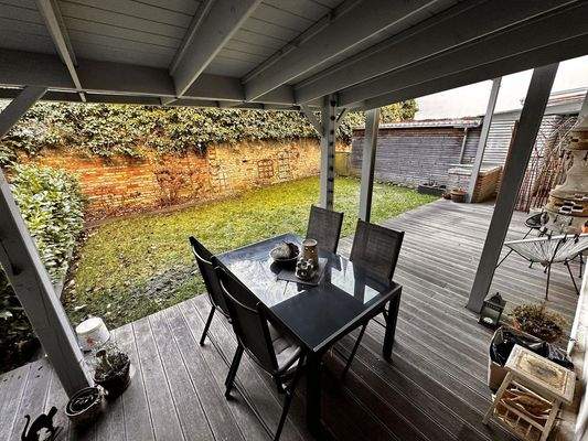 Überdachte Terrasse