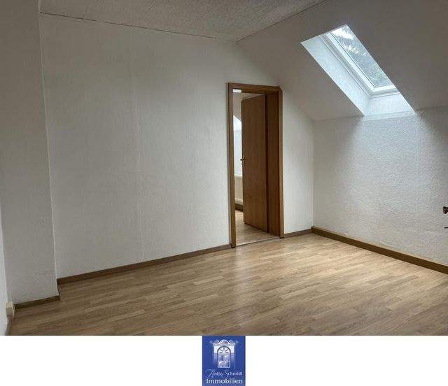 Himmlische Dachgeschosswohnung zum Wohlfühlen in herrlicher Umgebung! - Foto 1