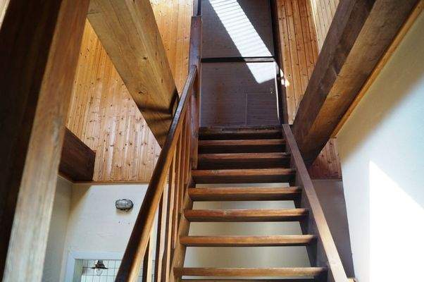 Aufgang zum Spitzboden