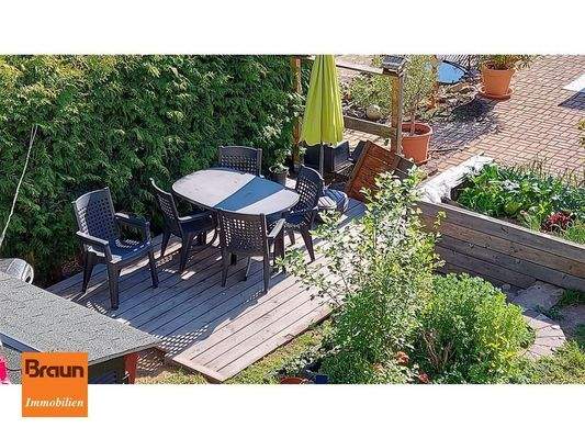 2-3 Fam.-Wohnhaus, VS-S, Garten