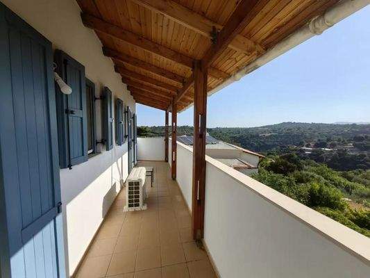 Zweistöckiges Haus mit Gästezimmer zum Verkauf in Kato Poros