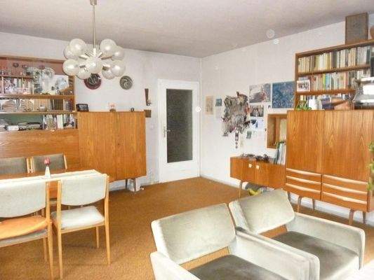 Wohnzimmer, Durchreiche zur Kü