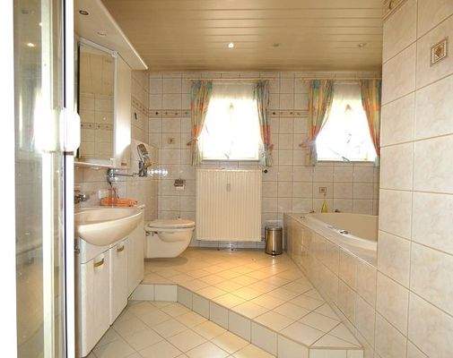 18 Badezimmer OG.JPG