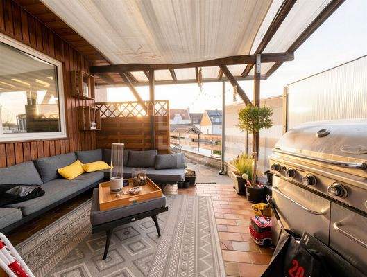 Überdachte Dachterrasse - (KI generiert)