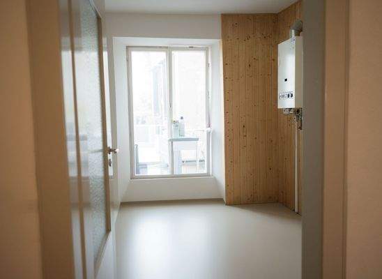 1. OG Heizung + Waschbecken künftig Bad