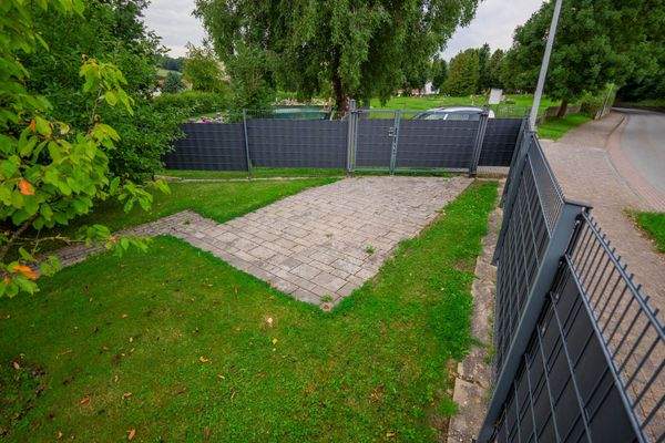 Wohnmobilstellplatz mit separater Zufahrt