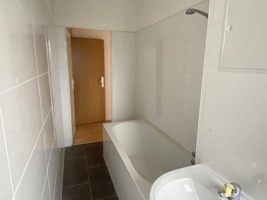 Badezimmer mit Badewanne