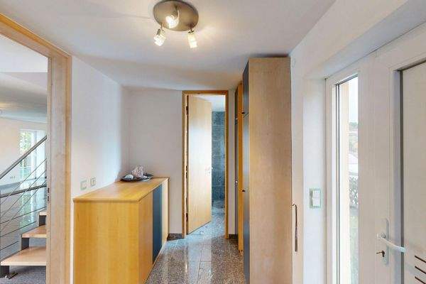 Eingangsbereich mit Gäste-WC