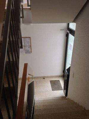 Treppenhaus zum Eingang hin