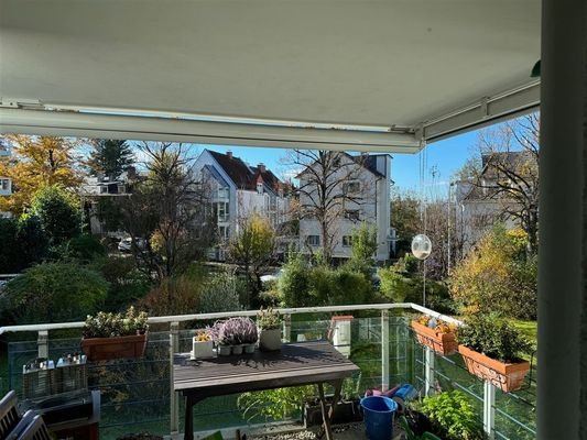 Balkon mit Blick ins Grüne