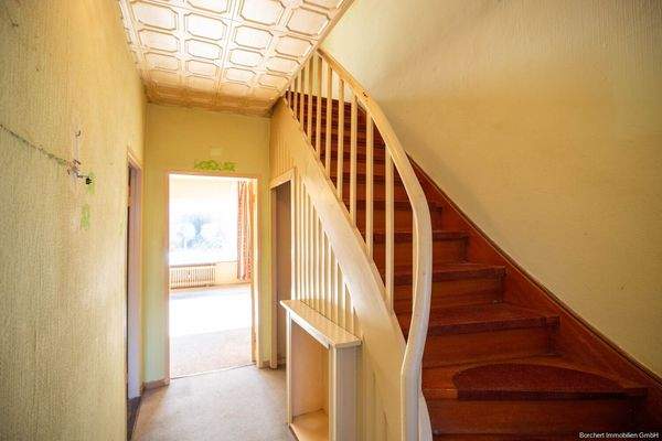 Treppe zum Obergeschoss