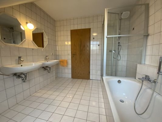 Doppelwaschbecken