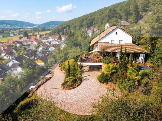 Auffahrt und Weitblick