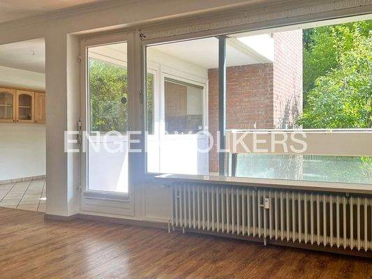 ca. 12 m² große Eckloggia