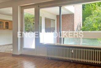 ca. 12 m² große Eckloggia