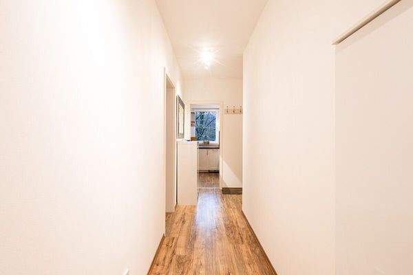 Flur mit Blick zur Küche