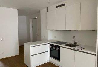 Moderne Küche in Weiss