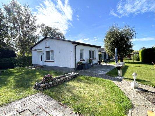 seitl. Grundstücksansicht