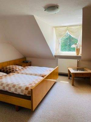 Zimmer-Schlafzimmer OG.jpg