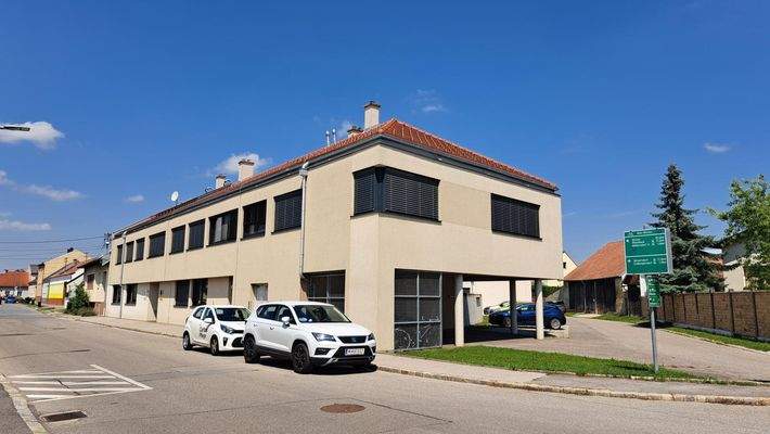  Gesamtansicht Straßenseite