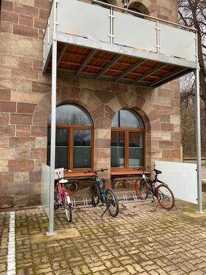 Ehemaliges Bahnhofsgebäude &amp; vermietete Wohnungen