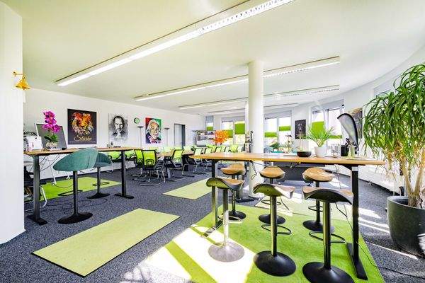 Großer Mitarbeiterraum