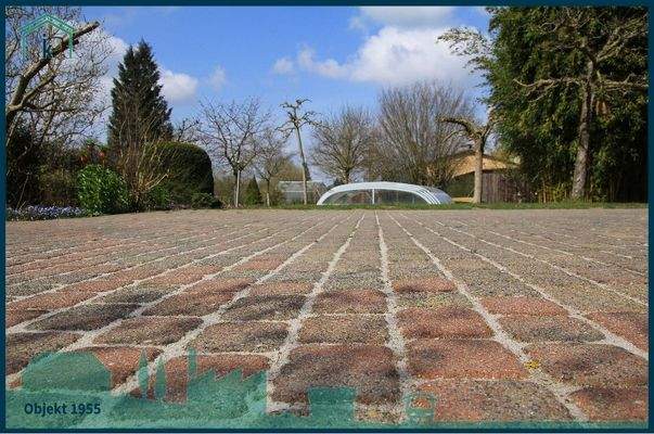 1955 Hoffläche zum Pool.jpg