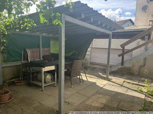 überdachte Terrasse