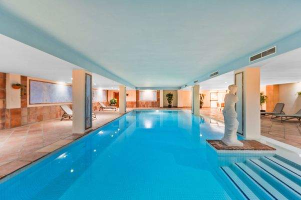 Indoor pool in community in Bendinat 2