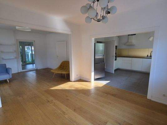 Wohnzimmer offene Küche