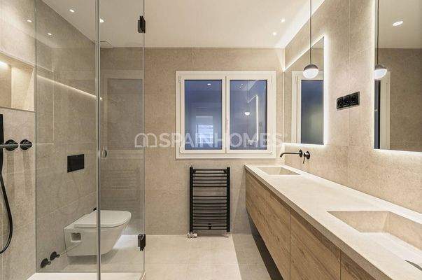 Modern Flat Near Avenida Diagonal in Les Corts