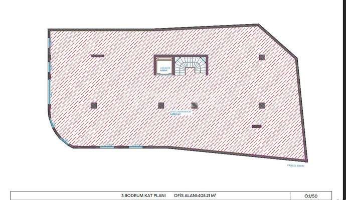 Business Center Near Metro on Busy Street in Üsküdar Istanbul