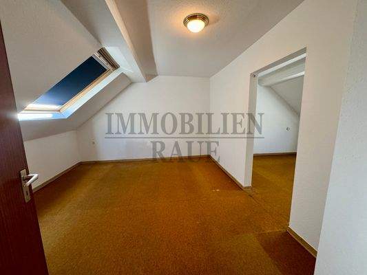 Zimmer im DG (Durchgangszimmer)