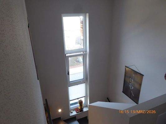 Treppenhaus nach unten 1.JPG