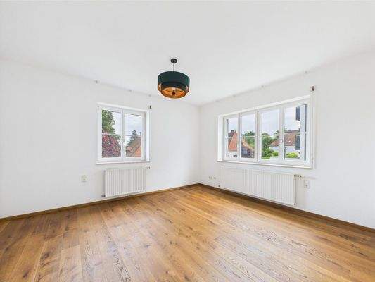 CAM04191G0-PR0037-STILL018