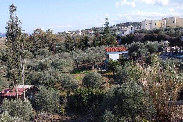 Kreta, Maleme: Grundstück zu verkaufen - nur 5 Minuten zum Sandstrand