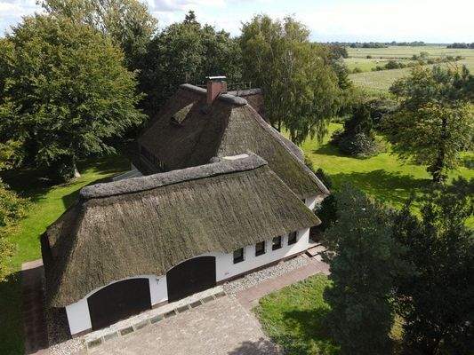 Außenansicht Garagen